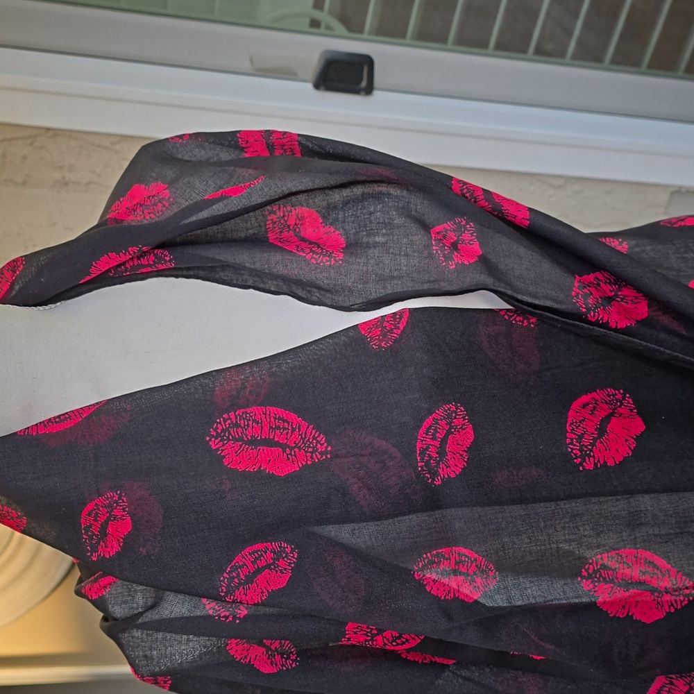 Schiaparelli & Dali Scarf - Picture 5 of 8